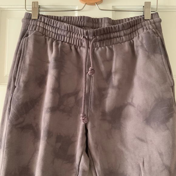 Aritzia TNA boyfriend fit sweatpants, size medium. - Picture 3 of 5